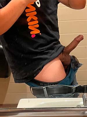 Frisky student wants to get his dick wet in Cleveland, OH