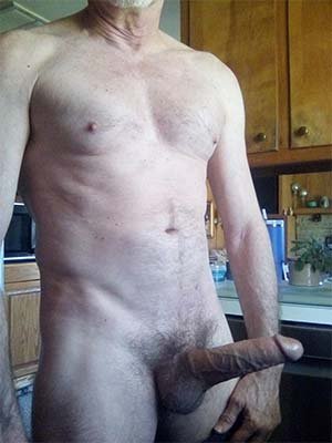 Explore age-gap kink with mature, horny gay in Andover, KS