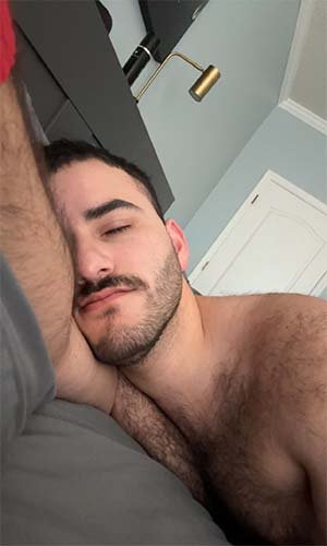 Playful switch hunk in Wilmington, DE eager to make you bust